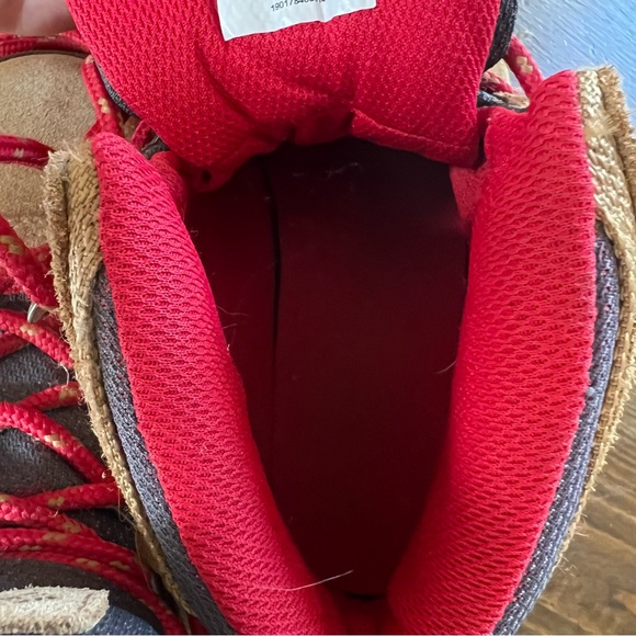 Columbia Women's Newton Ridge Plus Waterproof Amped Hiking Boot Size 8 - Picture 4 of 6